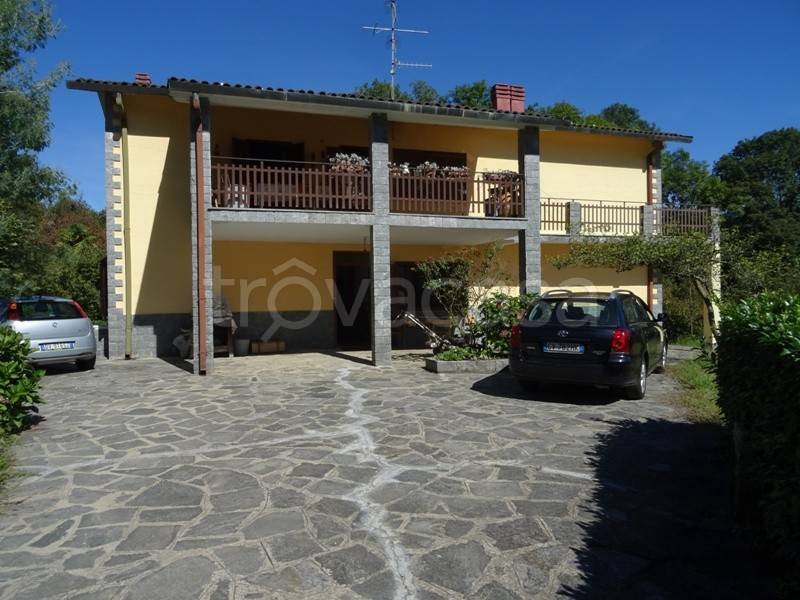 casa indipendente in vendita a Brissago-Valtravaglia