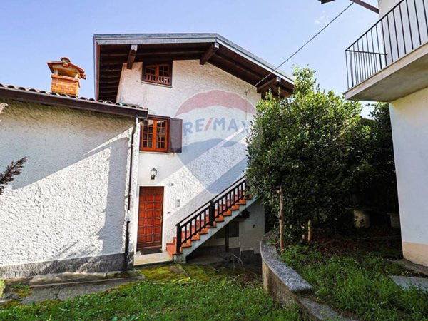 casa indipendente in vendita a Brissago-Valtravaglia