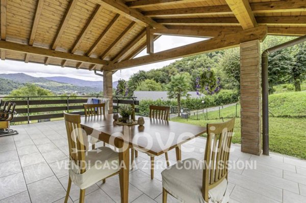 casa indipendente in vendita a Brissago-Valtravaglia