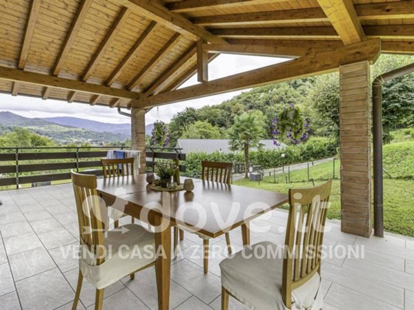 casa indipendente in vendita a Brissago-Valtravaglia