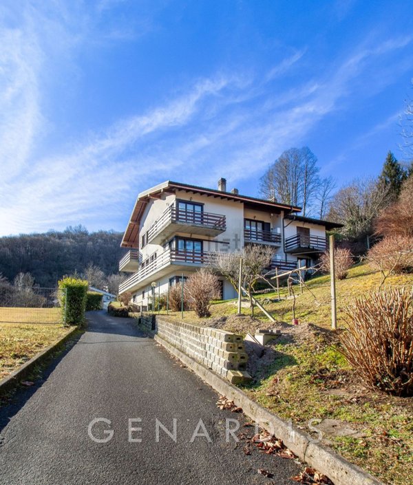 casa indipendente in vendita a Brissago-Valtravaglia