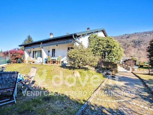 casa indipendente in vendita a Brissago-Valtravaglia