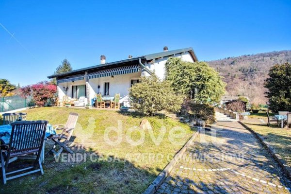 casa indipendente in vendita a Brissago-Valtravaglia