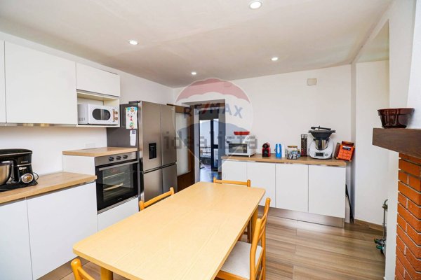 casa indipendente in vendita a Brissago-Valtravaglia