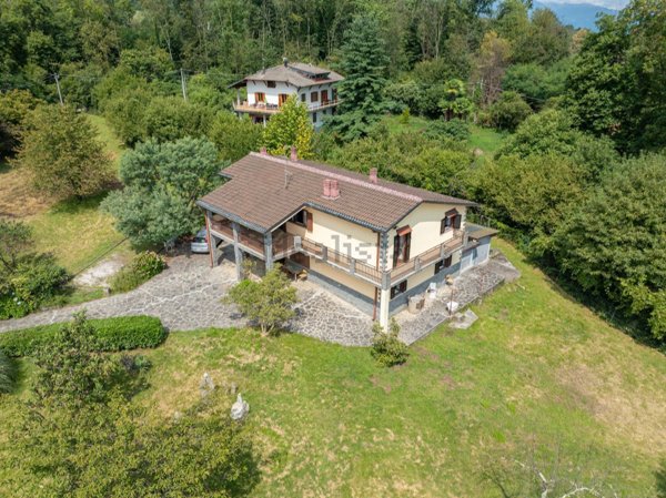 casa indipendente in vendita a Brissago-Valtravaglia