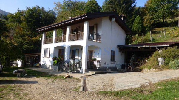 casa indipendente in vendita a Brissago-Valtravaglia