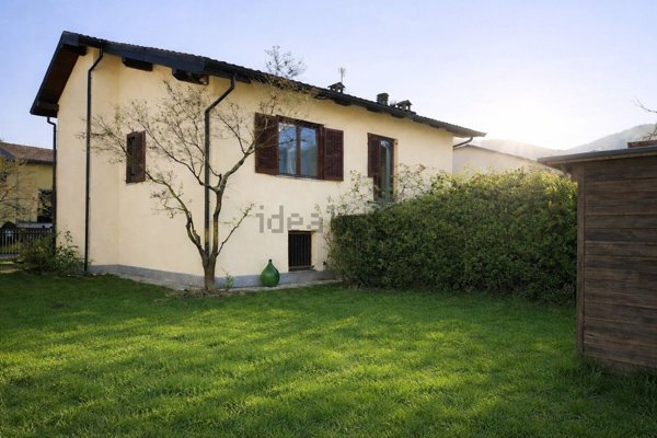 casa indipendente in vendita a Brissago-Valtravaglia