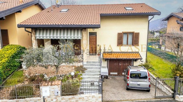 casa indipendente in vendita a Brissago-Valtravaglia