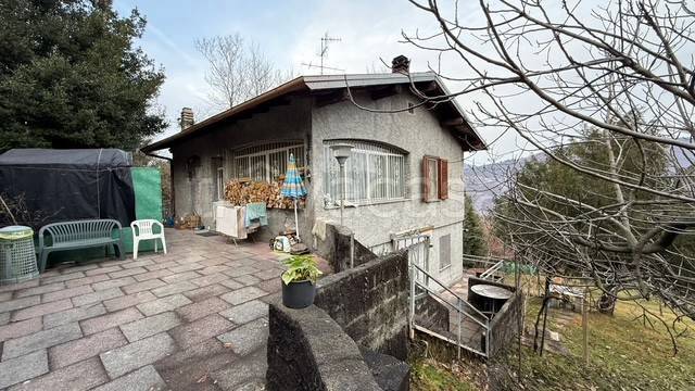 casa indipendente in vendita a Brissago-Valtravaglia