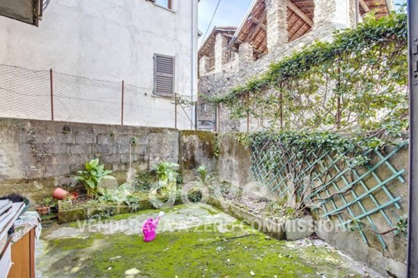 casa indipendente in vendita a Brissago-Valtravaglia