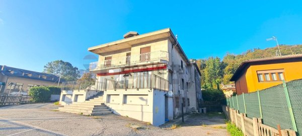 locale commerciale in vendita a Brissago-Valtravaglia