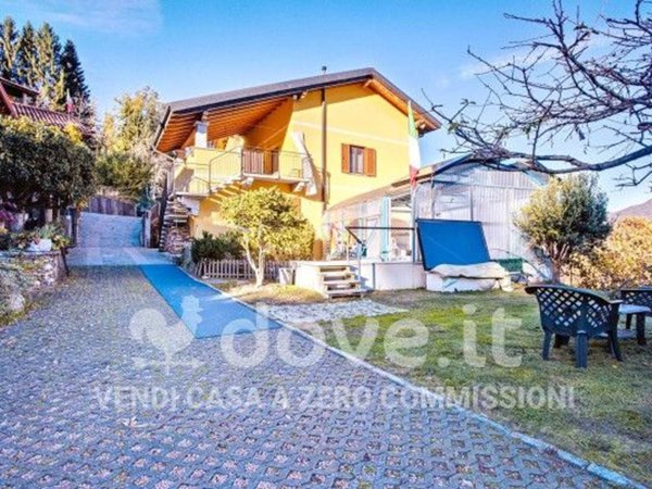casa indipendente in vendita a Brissago-Valtravaglia