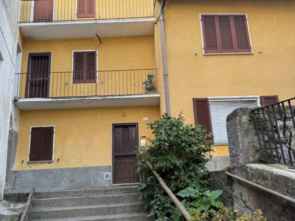 casa indipendente in vendita a Brissago-Valtravaglia