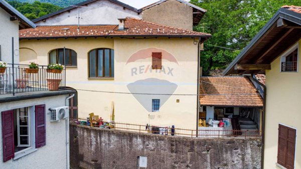 casa indipendente in vendita a Brissago-Valtravaglia