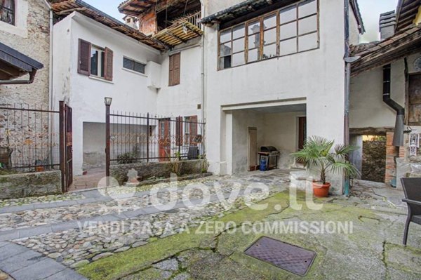 appartamento in vendita a Brissago-Valtravaglia in zona Motto Inferiore