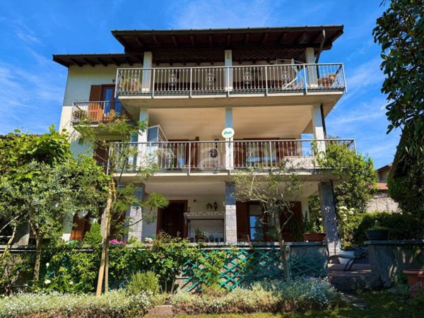 casa indipendente in vendita a Brissago-Valtravaglia in zona Motto Inferiore