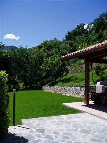 casa indipendente in vendita a Brissago-Valtravaglia in zona Roggiano