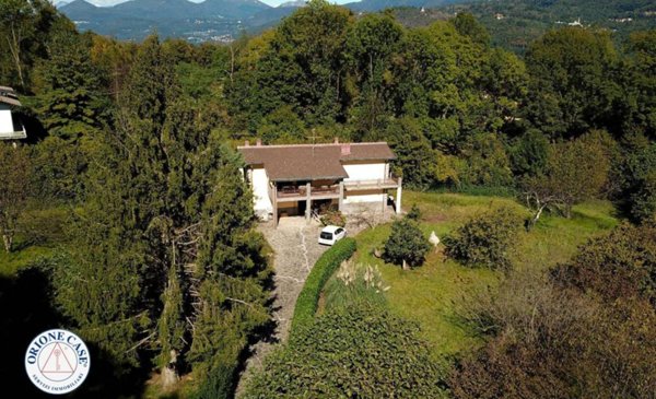 casa indipendente in vendita a Brissago-Valtravaglia