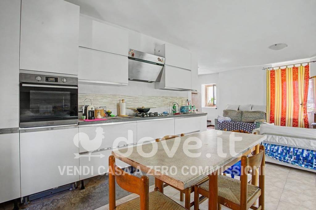 appartamento in vendita a Brissago-Valtravaglia in zona Motto Inferiore