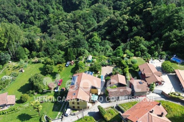 casa indipendente in vendita a Brissago-Valtravaglia in zona Motto Inferiore