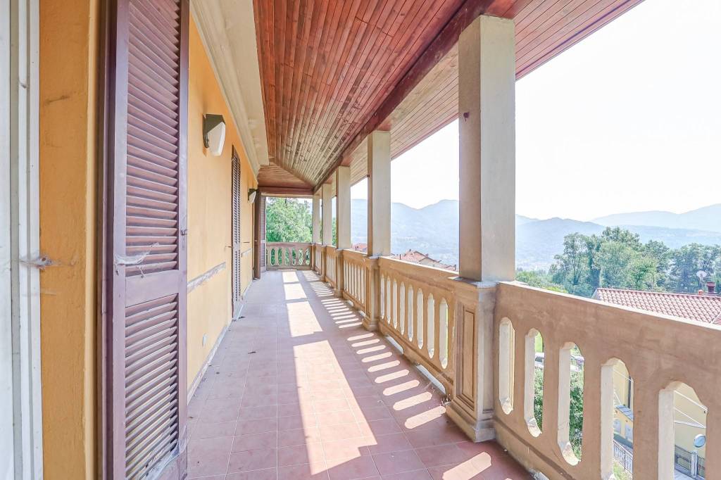 appartamento in vendita a Brissago-Valtravaglia in zona Motto Inferiore