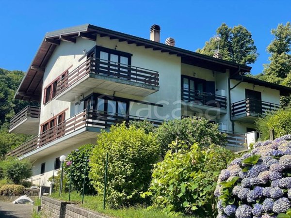 appartamento in vendita a Brissago-Valtravaglia in zona Motto Inferiore