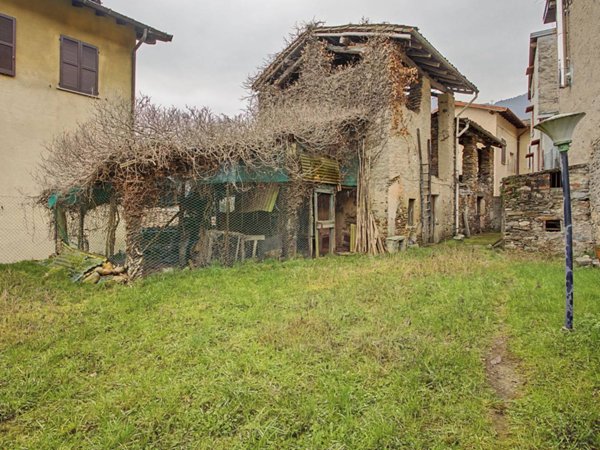 casale in vendita a Brissago-Valtravaglia in zona Motto Inferiore