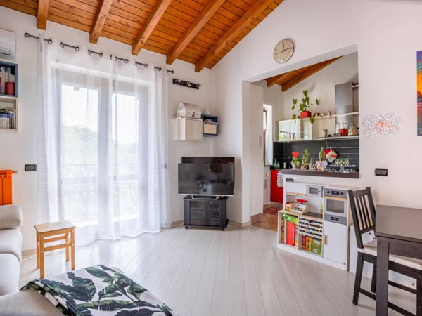 appartamento in vendita a Brissago-Valtravaglia in zona Roggiano
