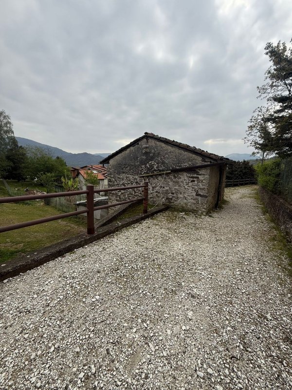 appartamento in vendita a Brissago-Valtravaglia in zona Monte San Michele