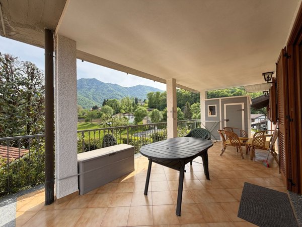 appartamento in vendita a Brissago-Valtravaglia in zona Motto Inferiore