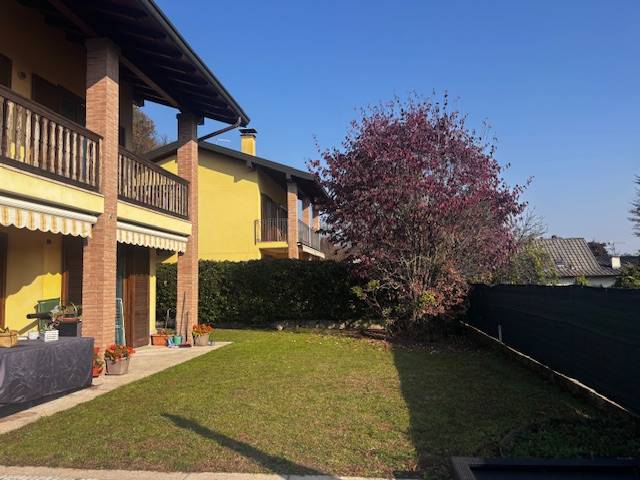 casa indipendente in vendita a Brunello
