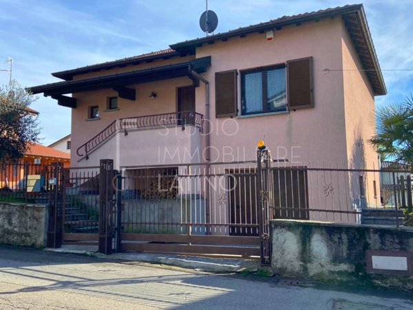 casa indipendente in vendita a Brunello