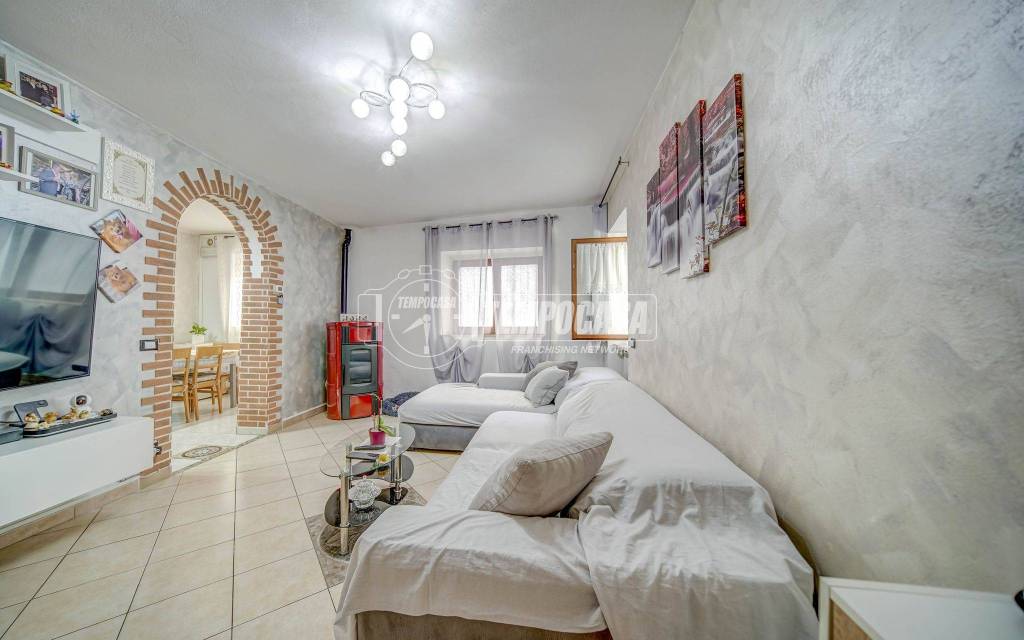 casa indipendente in vendita a Brunello