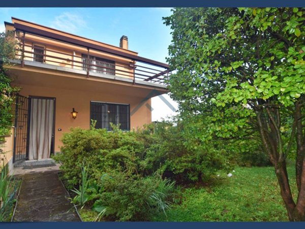 casa indipendente in vendita a Brunello in zona Collodri