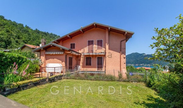 casa indipendente in vendita a Brusimpiano