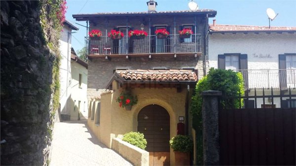 appartamento in vendita a Brusimpiano