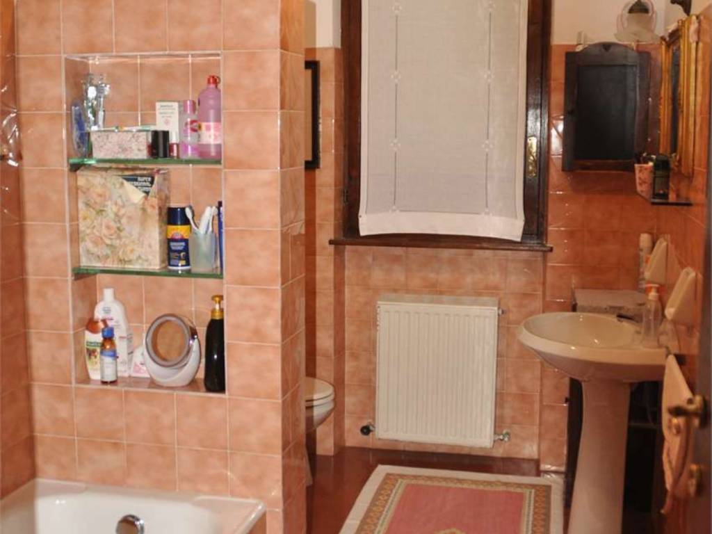 casa indipendente in vendita a Brusimpiano