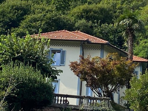casa indipendente in vendita a Brusimpiano