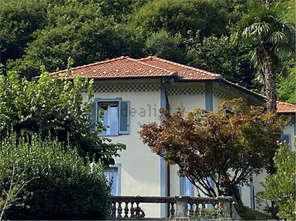 casa indipendente in vendita a Brusimpiano
