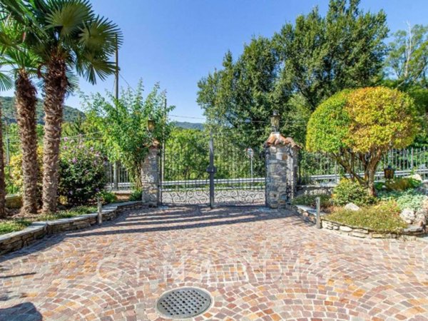 casa indipendente in vendita a Brusimpiano in zona Ardena