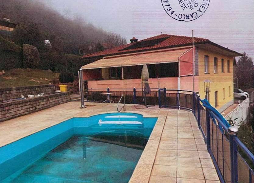 casa indipendente in vendita a Brusimpiano