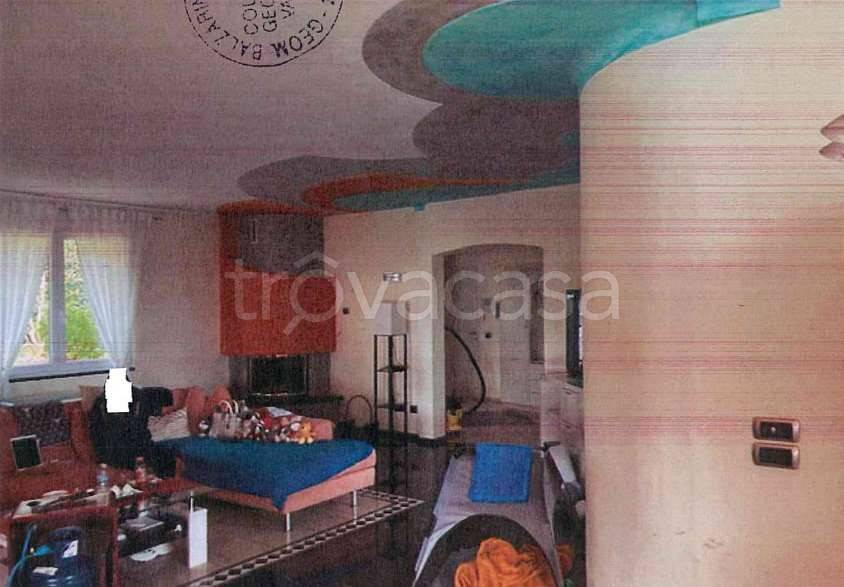 casa indipendente in vendita a Brusimpiano