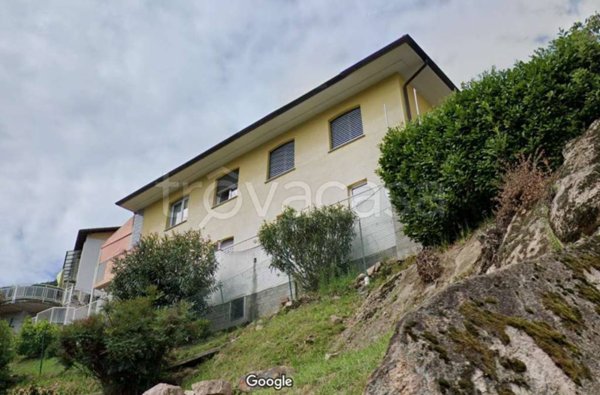 appartamento in vendita a Brusimpiano
