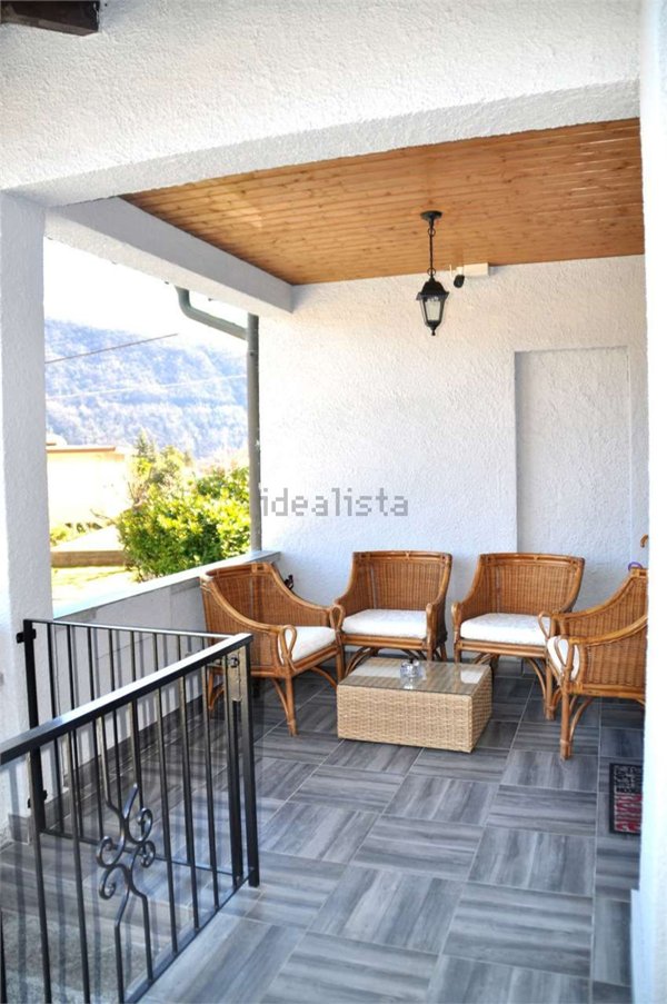 casa indipendente in vendita a Brusimpiano
