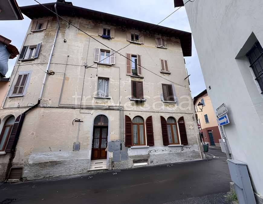 appartamento in vendita a Brusimpiano