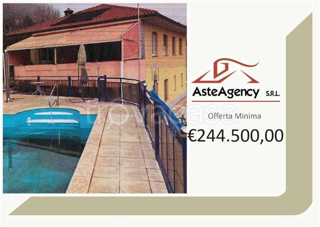 casa indipendente in vendita a Brusimpiano