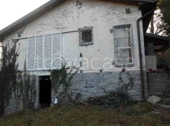 casa indipendente in vendita a Brusimpiano in zona Ardena