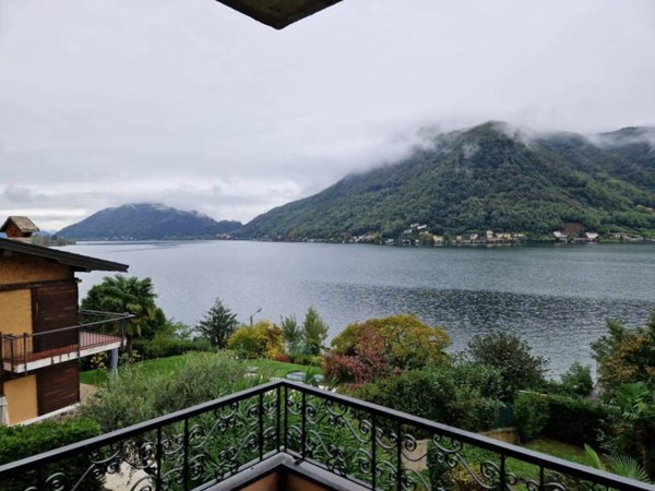 appartamento in vendita a Brusimpiano