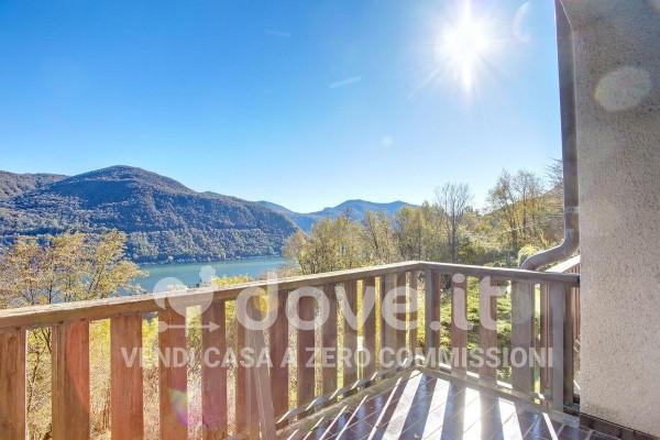 casa indipendente in vendita a Brusimpiano