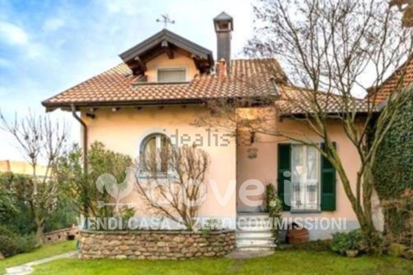 casa indipendente in vendita a Brusimpiano